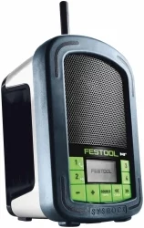 Elastyczna antena i wytrzymała obudowa z antypoślizgową gumową osłonką wokół radia sprawiają, że jest ono doskonale wyposażone do użytku na placu budowy czy przy pracach montażowych. Fot.: Festool GmbH