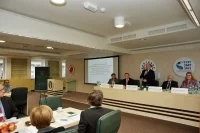 Minister Marek Sawicki podczas otwarcia konferencji bezpieczeństwo i jakość żywności
