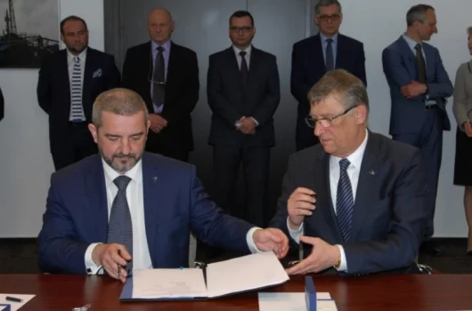 PGNiG SA i Grupa Azoty podpisały nową kilkuletnią umowę na sprzedaż gazu