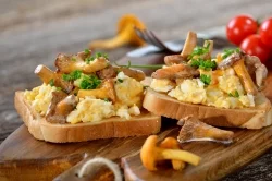 Kulinarne grzybobranie: Z czym najlepiej łączyć grzyby?