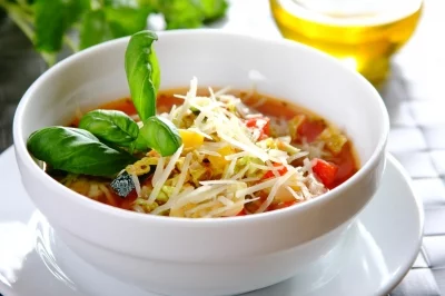 Zupa minestrone z kapustą Knorr