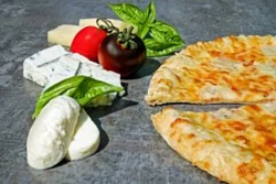 Trzy sposoby na aromatyczny i bogaty sos do pizzy