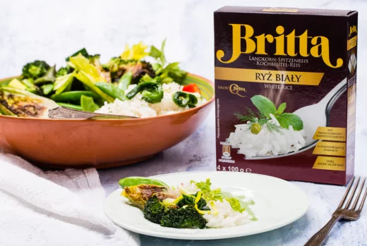 Wegańskie curry z zielonych warzyw z ryżem białym marki Britta