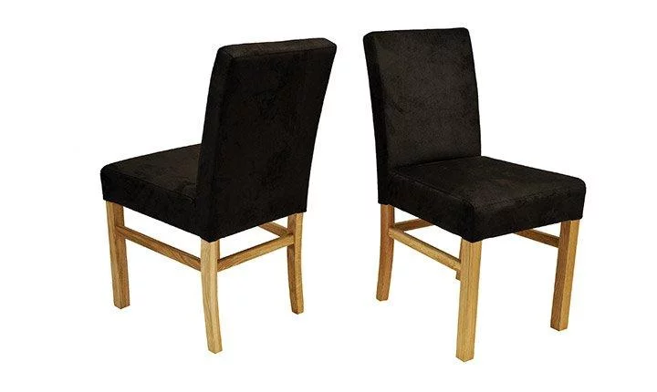 Drewniane krzesła – jakie wybrać? Czy kupić w komplecie ze stołem?