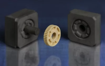Niedrogo i szybko: firma igus stosuje w produkcji formy wtryskowe wykonane techniką druku 3D