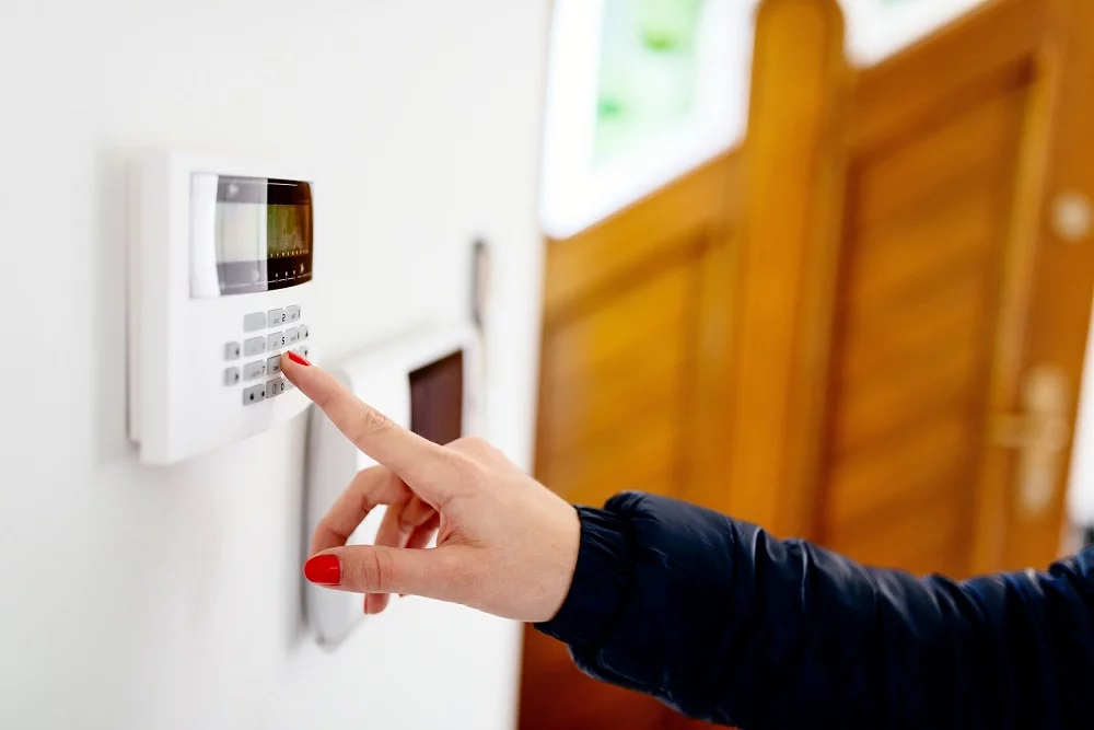Bezprzewodowy system alarmowy w służbie bezpiecznego domu