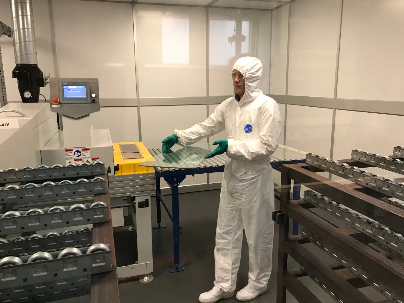 Światowy lider w produkcji szkła przyśpiesza badania nad powłokami antywirusowymi w walce z Covid-19
