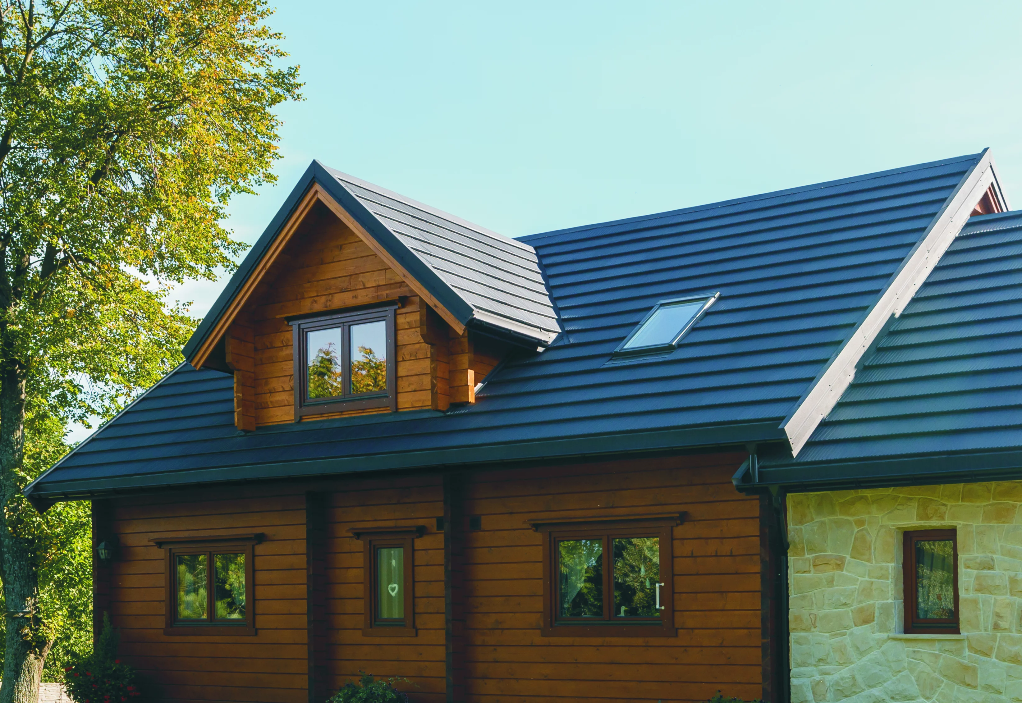 Zakup materiałów na dach – na co zwrócić uwagę