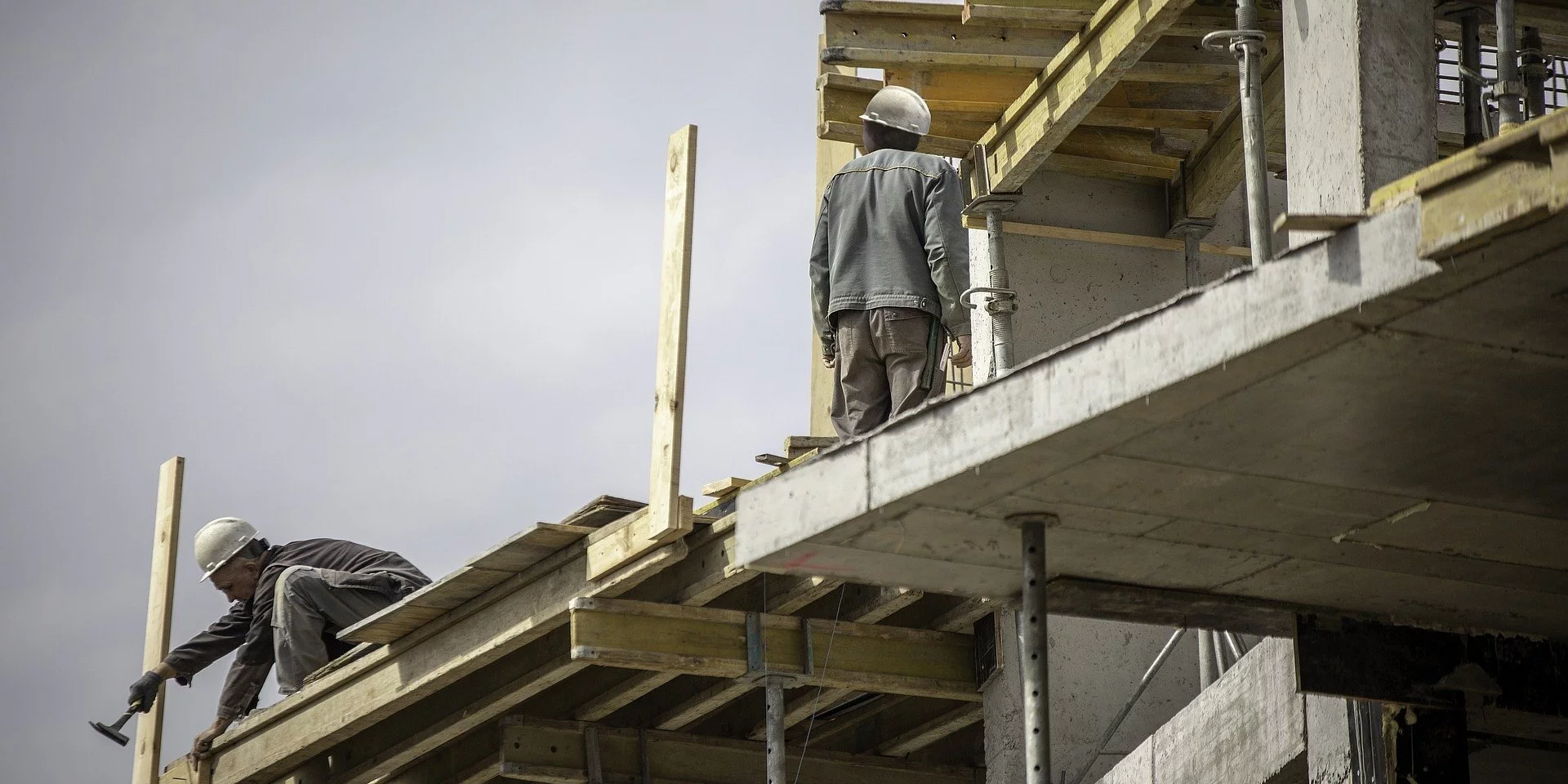 Zmiany w prawie budowlanym – nowa procedura i wyższe kary dla inwestorów za nielegalne użytkowanie budynków