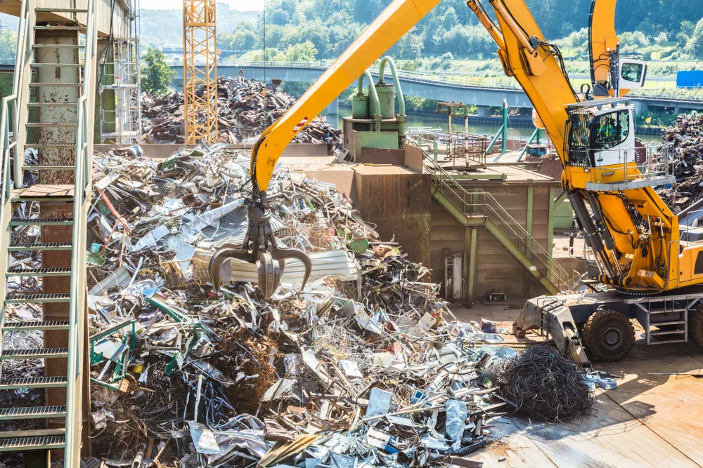 Postępowanie z odpadami przemysłowymi – co należy wiedzieć?