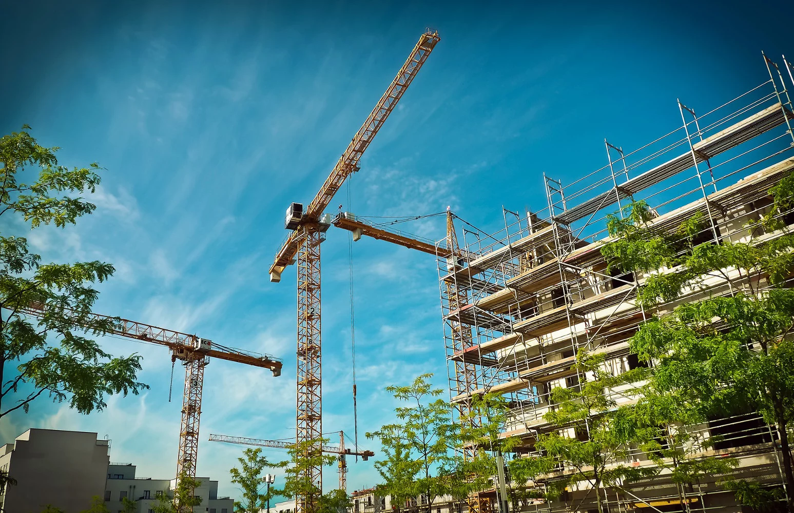 Jak wybrać generalnego wykonawcę inwestycji budowlanych?