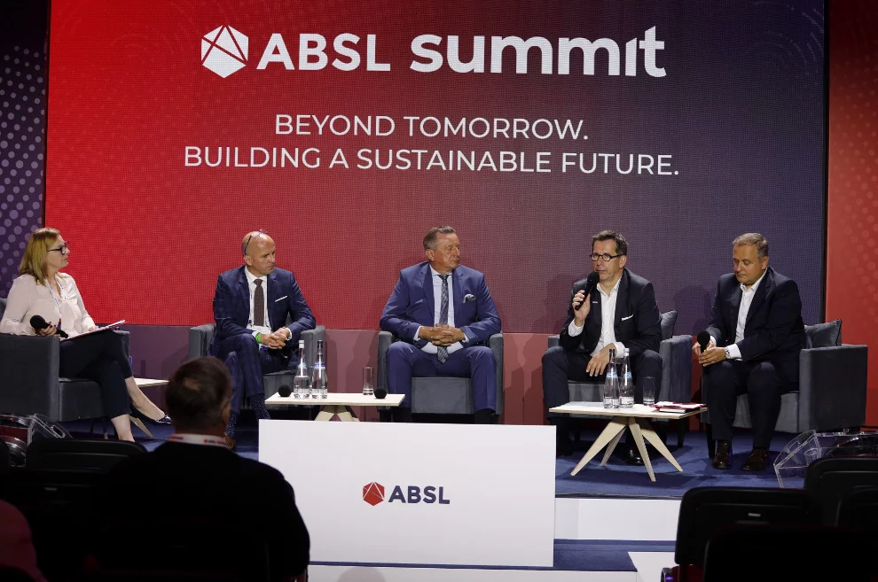 Zrównoważony rozwój miast przyspieszy pozyskiwanie inwestycji - Spotkanie prezydentów miast podczas ABSL Summit 2021