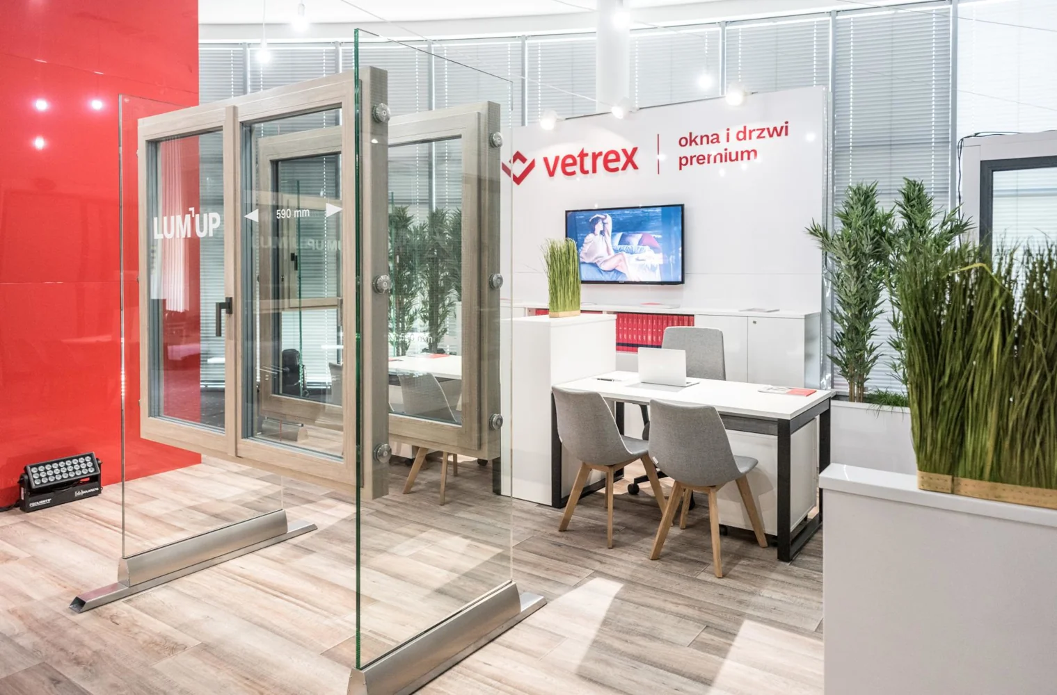 Nowy standard wizualny salonów sprzedaży Vetrex. Fot. Vetrex