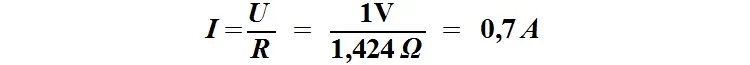 Dla instalacji zasilanej 12 V przyjmujemy spadek napięcia o 1 V. Oznacza to zmniejszenie napięcia na obciążeniu do 11 V. Z prawa Ohma obliczamy maksymalny prąd.