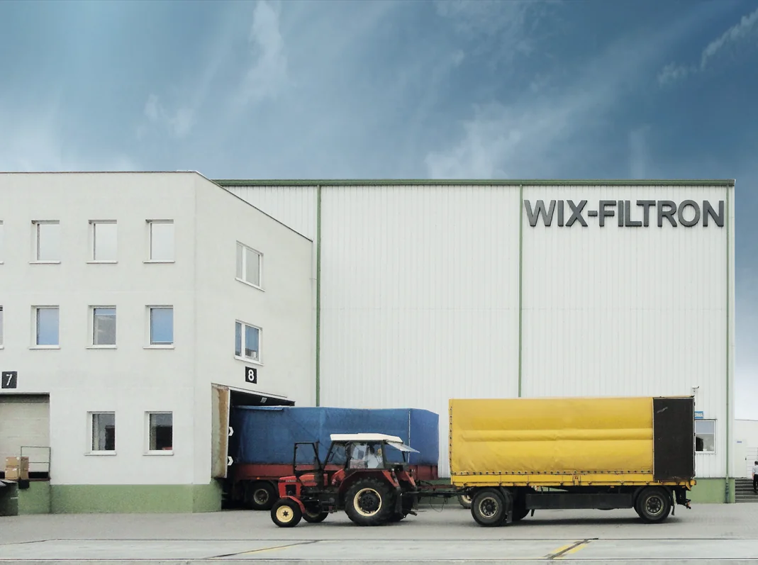 Jak kierownik utrzymania ruchu budynku fabryki WIX-FILTRON uniknął konsekwencji finansowych związanych z nieszczelnością dachu stalowego