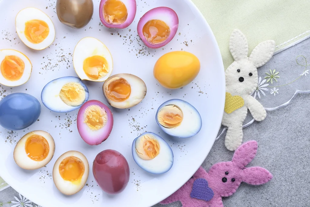 Fot. Kolorowe jaja na Wielkanoc Fermy Drobiu Jokiel